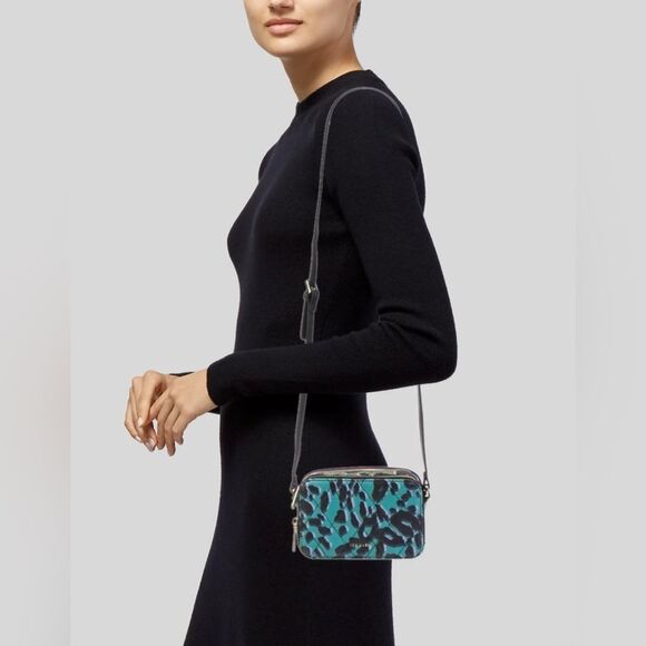 NWT TED BAKER LONDON Bag Crossbody Camera Olive Quiltt Leopard Faux Leather - Picture 2 of 12